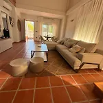 Villa Apolo *