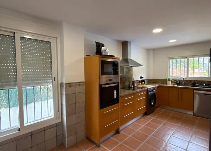 Apolo فيلة غانديا